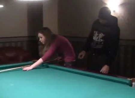 Пикаперы развели на двоих продажную официантку в бильярдном клубе Пикаперы развели на двоих продажную официантку в бильярдном клубе
