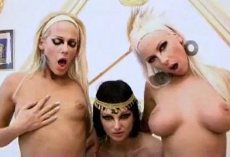 Лесбийская любовь втроём египетской царицы с двумя египтянками Лесбийская любовь втроём египетской царицы с двумя египтянками