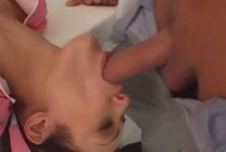 Молодая медсестра минетчица на работе отсосала член главврачу Молодая медсестра минетчица на работе отсосала член главврачу