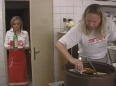 История про анальный секс повара с официанткой на кухне ресторана