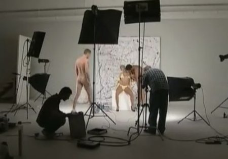 Двойное проникновение модели на xxx съёмках в порно фото студии Двойное проникновение модели на xxx съёмках в порно фото студии