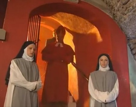 Монашки пожинают плоды греха через вагинальный фистинг и хард-секс