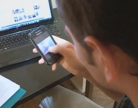 Муж узнал об измене молодой жены и неудачно унизил сексом с другом