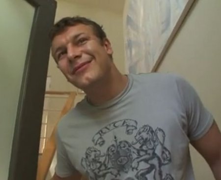 Мужик привёл к другу подругу и ему сразу стало стыдно за неё Мужик привёл к другу подругу и ему сразу стало стыдно за неё