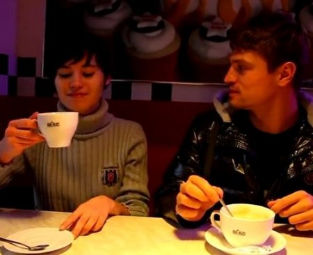 Подсел к красивой и худой которая любит пить кофе и трахаться Подсел к красивой и худой которая любит пить кофе и трахаться