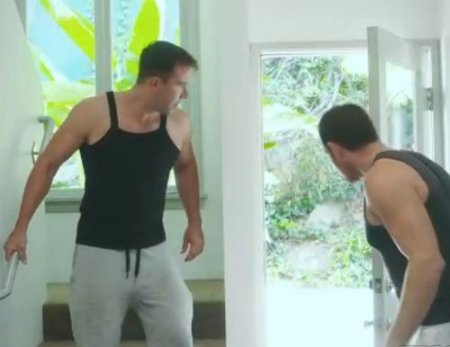 Мужики поймали и наказали вдвоём молодую азиатскую девушку воровку Мужики поймали и наказали вдвоём молодую азиатскую девушку воровку