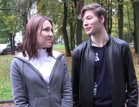 Случайно встретившаяся пара нашла общие интересы в общении и сексе Случайно встретившаяся пара нашла общие интересы в общении и сексе