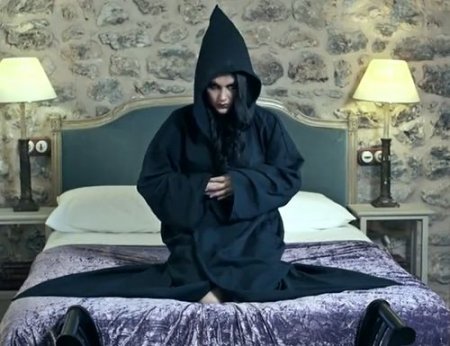 Культ анала: анальное удовольствие девушки из религиозной секты Культ анала: анальное удовольствие девушки из религиозной секты