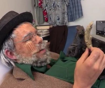 Превращение помогло деду вновь стать молодым и трахнуть медсестру Превращение помогло деду вновь стать молодым и трахнуть медсестру