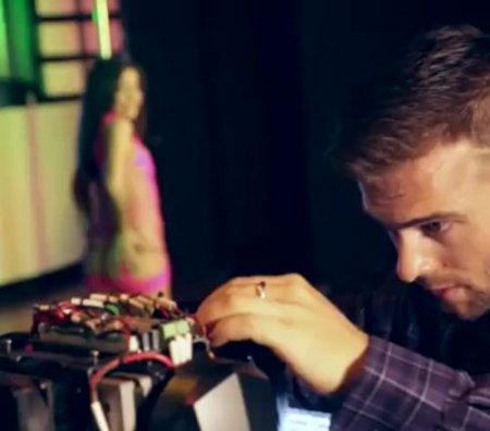 Стриптиз-клуб в Канаде: секс с канадскими девушками-стриптизершами Стриптиз-клуб в Канаде: секс с канадскими девушками-стриптизершами