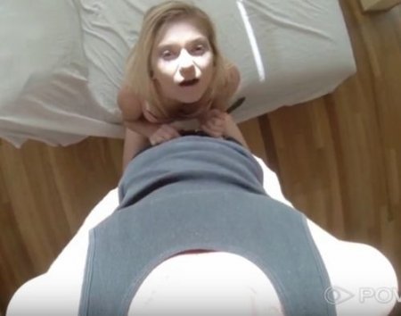 Подвёз девушку, чья машина сломалась на дороге, и трахнул Подвёз девушку, чья машина сломалась на дороге, и трахнул