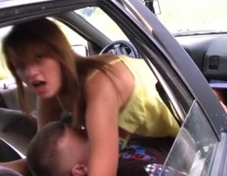 Пикаперы сняли девушку, вывезли за город потрахать и в рот кончить Пикаперы сняли девушку, вывезли за город потрахать и в рот кончить