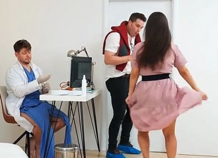 Муж проебал измену жены с врачом, пока пялился в монитор на узи Муж проебал измену жены с врачом, пока пялился в монитор на узи