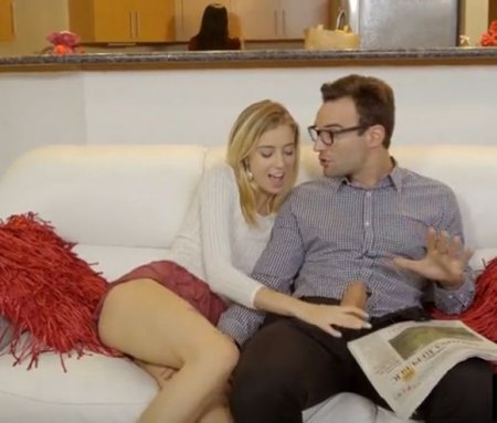 Семейная измена жене под одеялом с соблазнительницей падчерицей Семейная измена жене под одеялом с соблазнительницей падчерицей